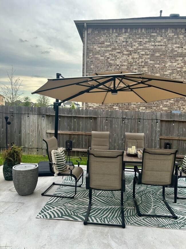 Building Photo - 1067 Greenshank Dr