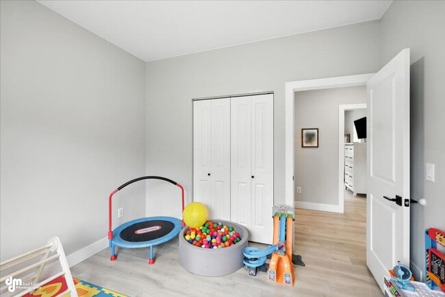 Building Photo - 4 BEDROOM | 2 BATHROOMS | 3 CAR GARAGE | M...