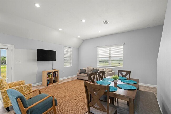 Building Photo - 3582 Co Rd 476