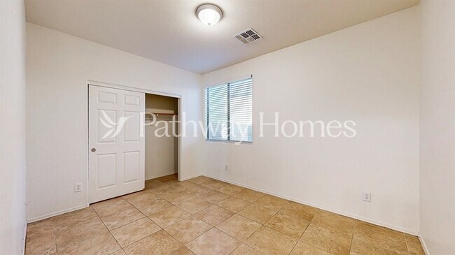 Building Photo - 43448 Askew Dr