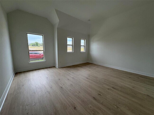 Building Photo - 400 Treadwell Ln