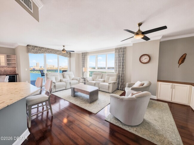 Building Photo - 231 Riverside Dr