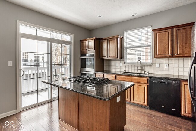 Building Photo - 51 Steele Ln