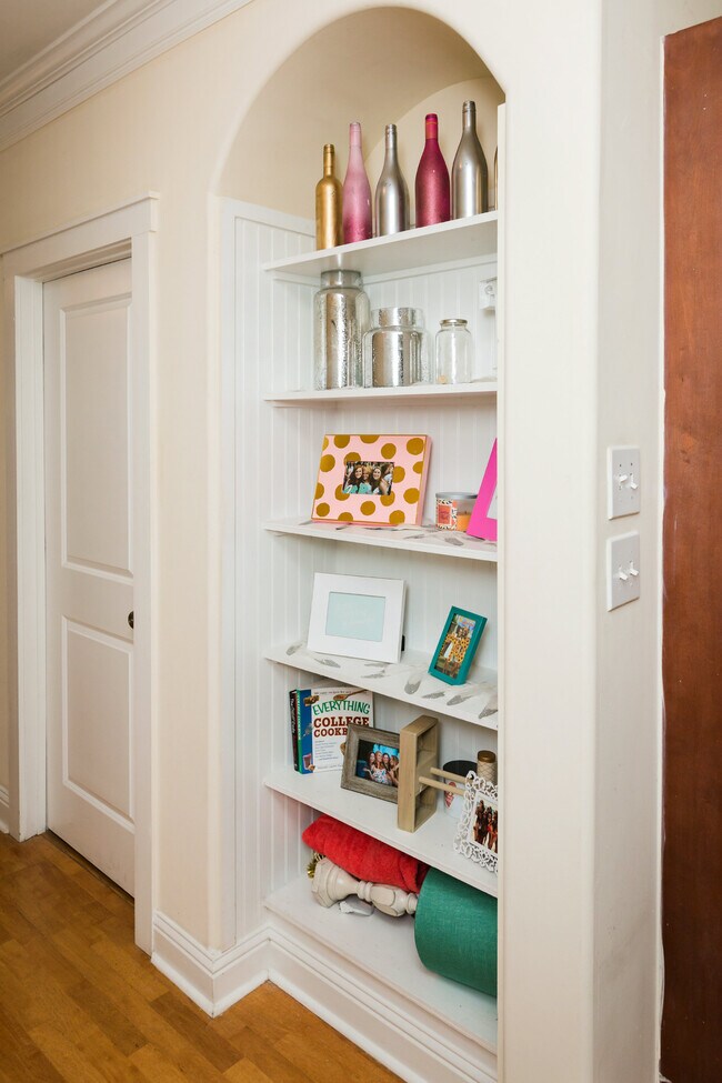 Building Photo - 100 Davis St