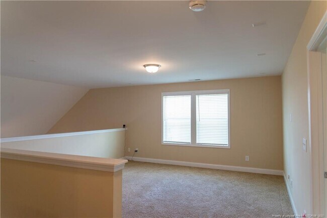 Building Photo - 32 Artillery Ln