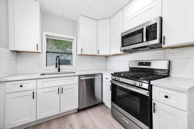 Building Photo - 4356 Phlox St