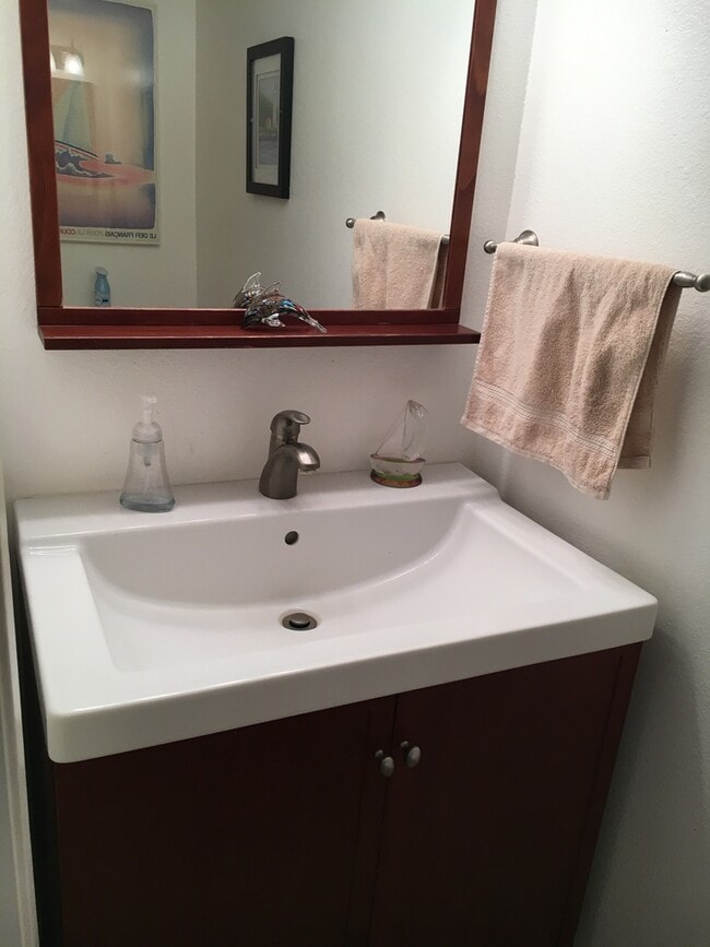 Building Photo - All Upgraded Townhome In Cherokee Canyon Gated Complex