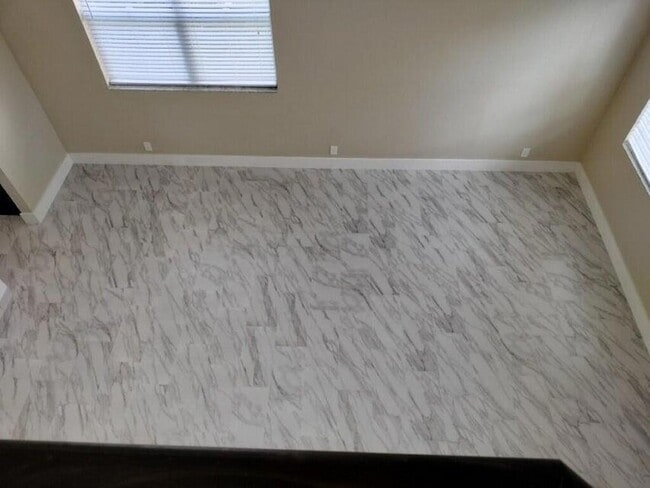 Building Photo - 5671 Sunberry Cir