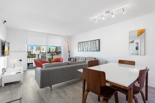 Building Photo - 345 Ocean Dr