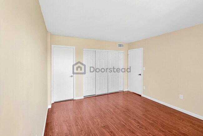 Building Photo - 4172 Inverrary Dr