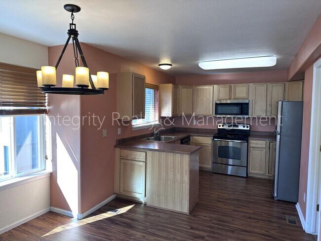 Building Photo - 442 Antero St