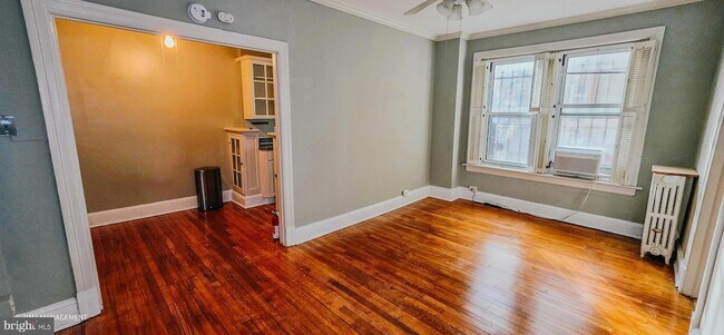 Building Photo - 1954 Columbia Rd NW