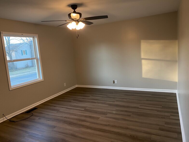 Building Photo - 3400 Maxon Rd