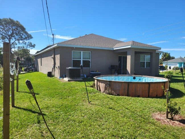 Building Photo - 599 Fredericksburg St SW