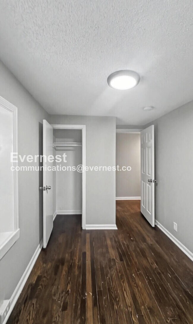 Building Photo - Spacious 3-Bedroom Home with Deck and Modern Appliances