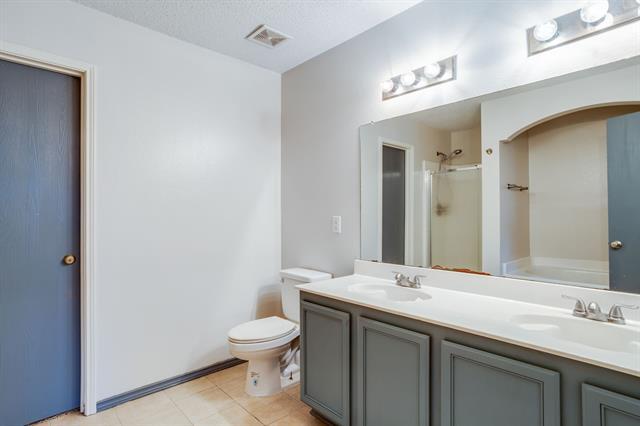 Building Photo - 600 Claiborn Ln