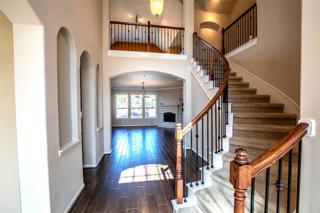 Building Photo - 2802 Silhouette Bay Dr