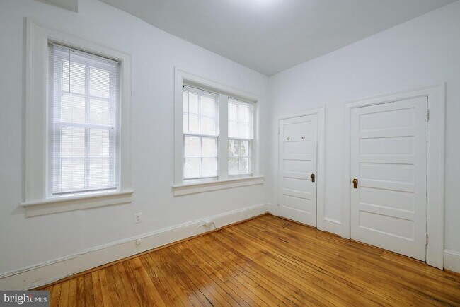 Building Photo - 298 Q St NW