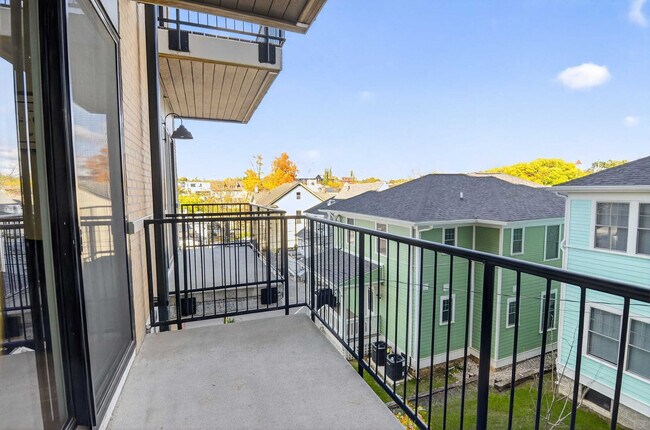 Building Photo - 229 S Grant St