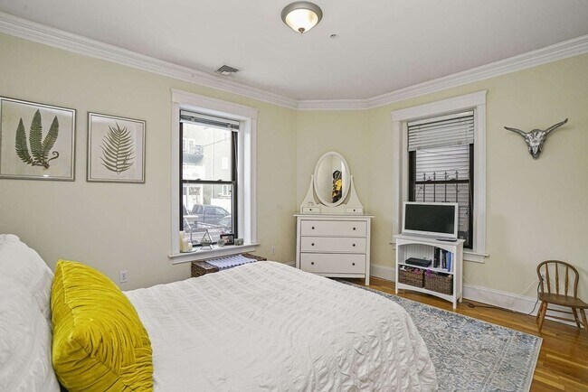 Building Photo - 278 K St