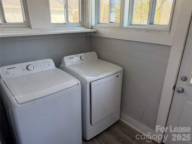 Building Photo - 1500 Allen St