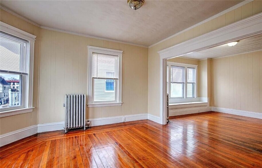 Building Photo - 80 Ontario St