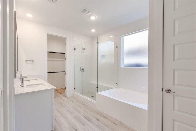 Building Photo - 2321 Bravo Pass