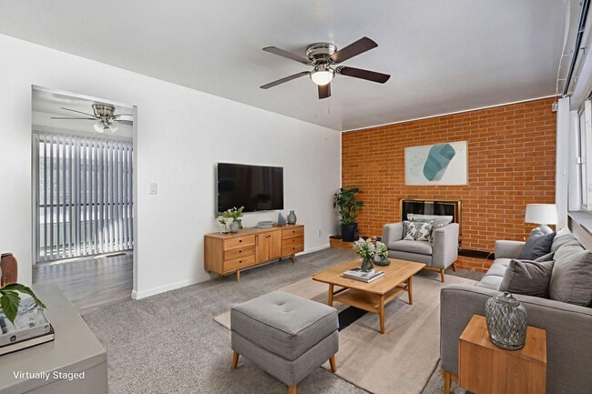 Building Photo - Newly Renovated