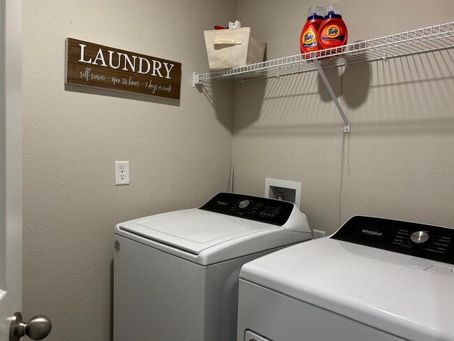 Building Photo - 5365 Maddie Dr