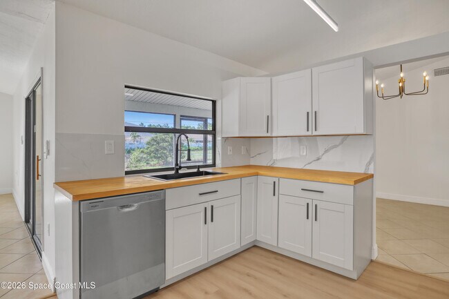 Building Photo - 1635 Adview Rd SE