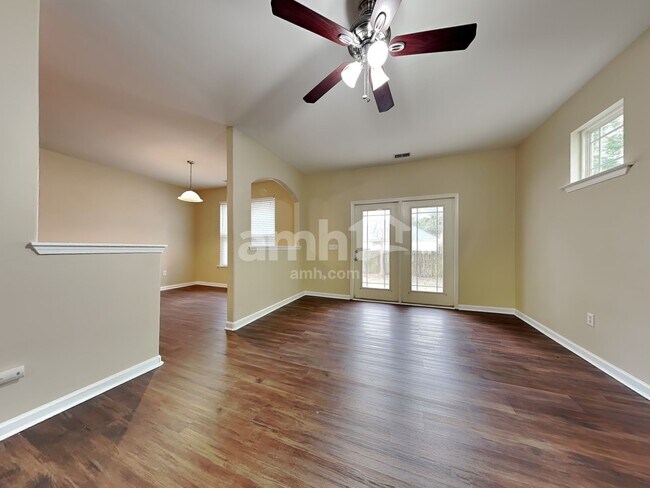 Building Photo - 60 Summer Hill Way