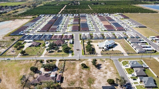 Building Photo - 15 W Mahala Ave