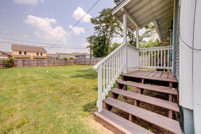 Building Photo - Clean, Crisp, Open Concept 3/2 Near TU