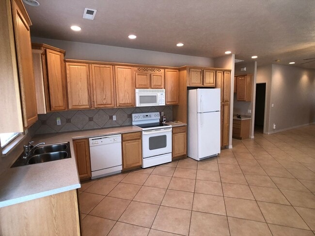 Building Photo - City of Grand Junction 2 Bedroom townhouse