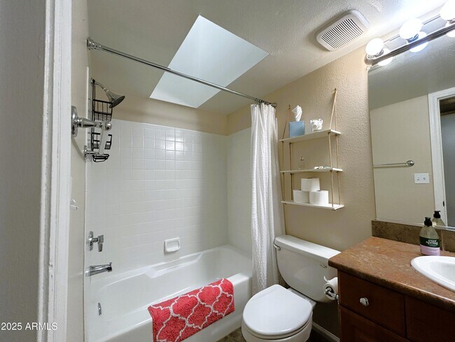 Building Photo - 10055 E Mountainview Lake Dr