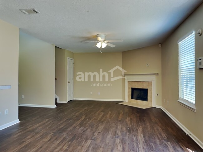 Building Photo - 14 Willow Lakes Dr