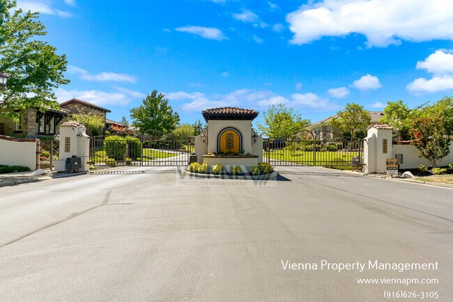 Building Photo - Beautiful 4 Bedroom Home in Catta Verdera