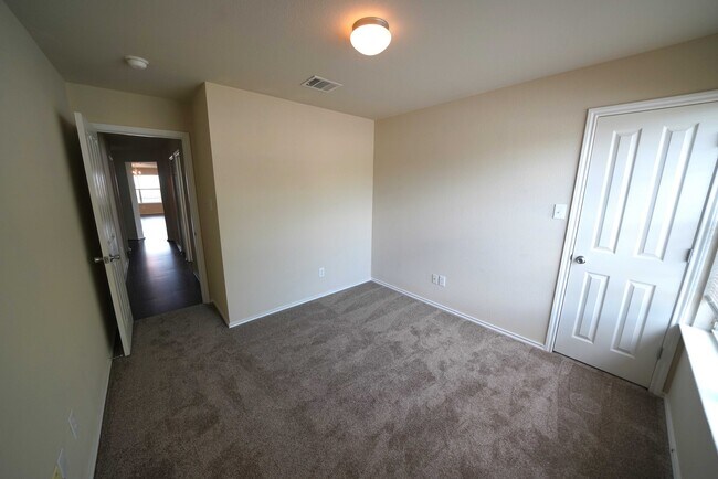 Building Photo - 5011 Braden Gate