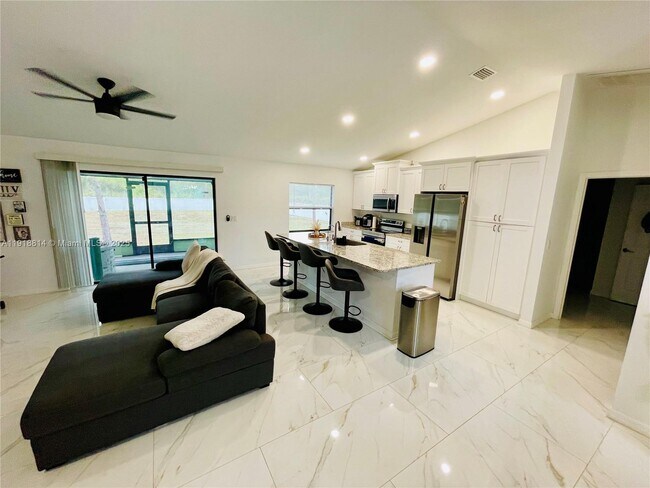 Building Photo - 1703 Edison Ave