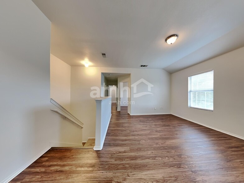 Building Photo - 700 Locustberry Dr