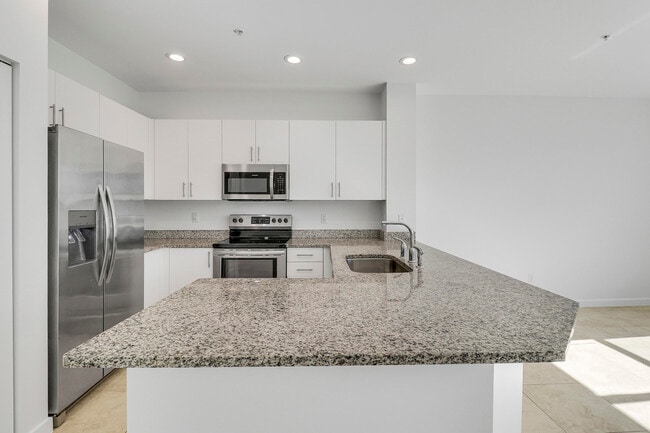 Building Photo - 6208 SE Portofino Cir