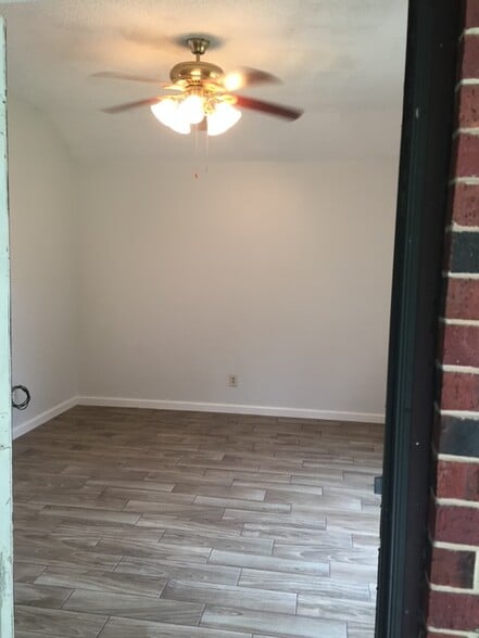 Building Photo - 1309 Monte Vista Dr
