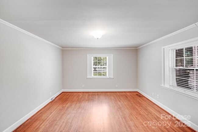 Building Photo - 2417 Laburnum Ave
