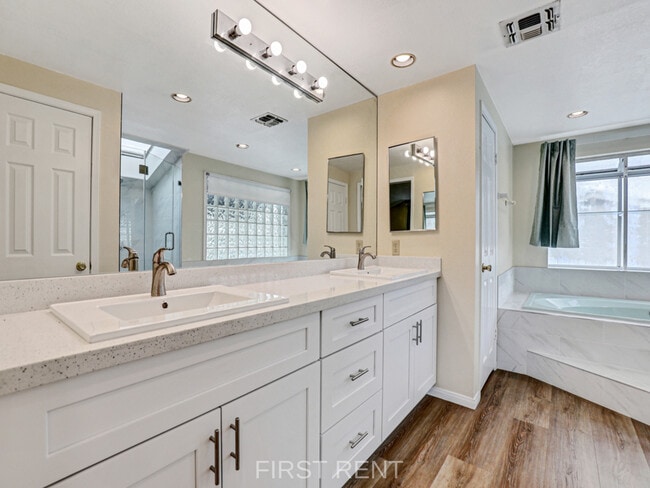 Building Photo - 13132 Laburnum Dr