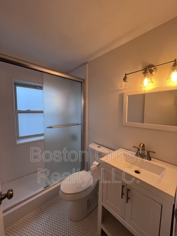 Building Photo - 50 Seymour St