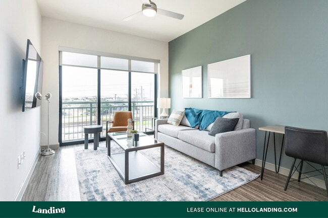 Building Photo - 2048 Bolton Dr NW