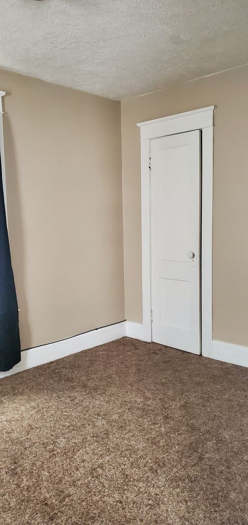 Building Photo - 1147 W 22nd St