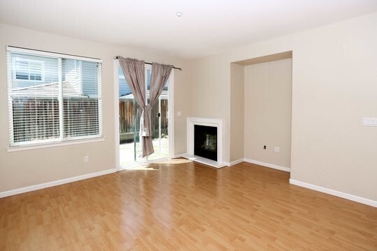 Building Photo - 444 Chestnut St,Brentwood