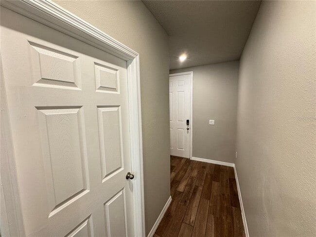 Building Photo - 413 Legacy Lp