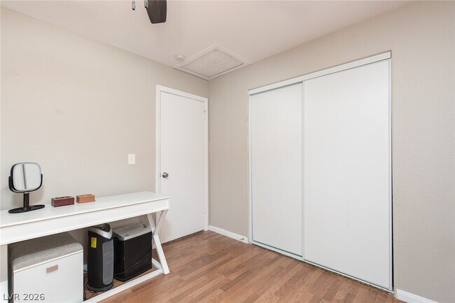 Building Photo - 5370 Angler Cir